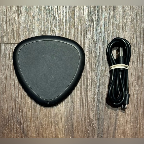 Yootech Wireless iPhone Samsung Phone Charger, 10W Fast Wireless Charging Pad - Picture 1 of 1